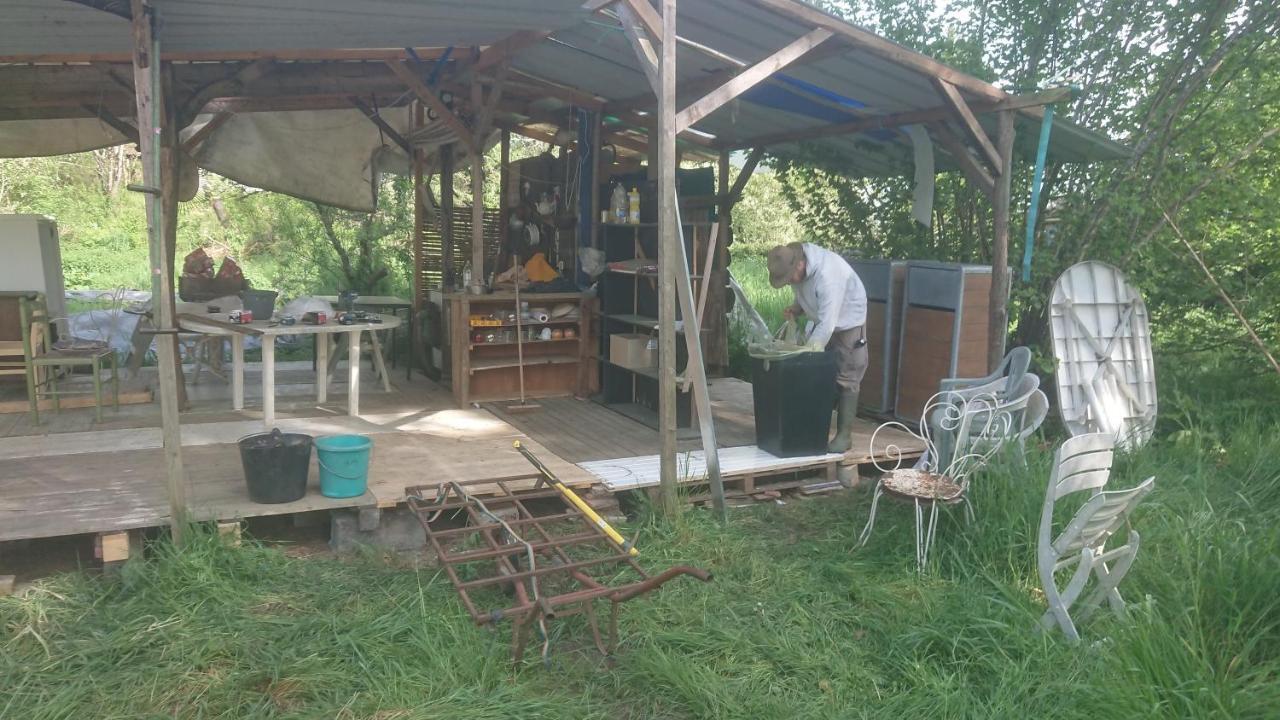 Yourte Rustique En Permaculture Hotel Creysse  Buitenkant foto